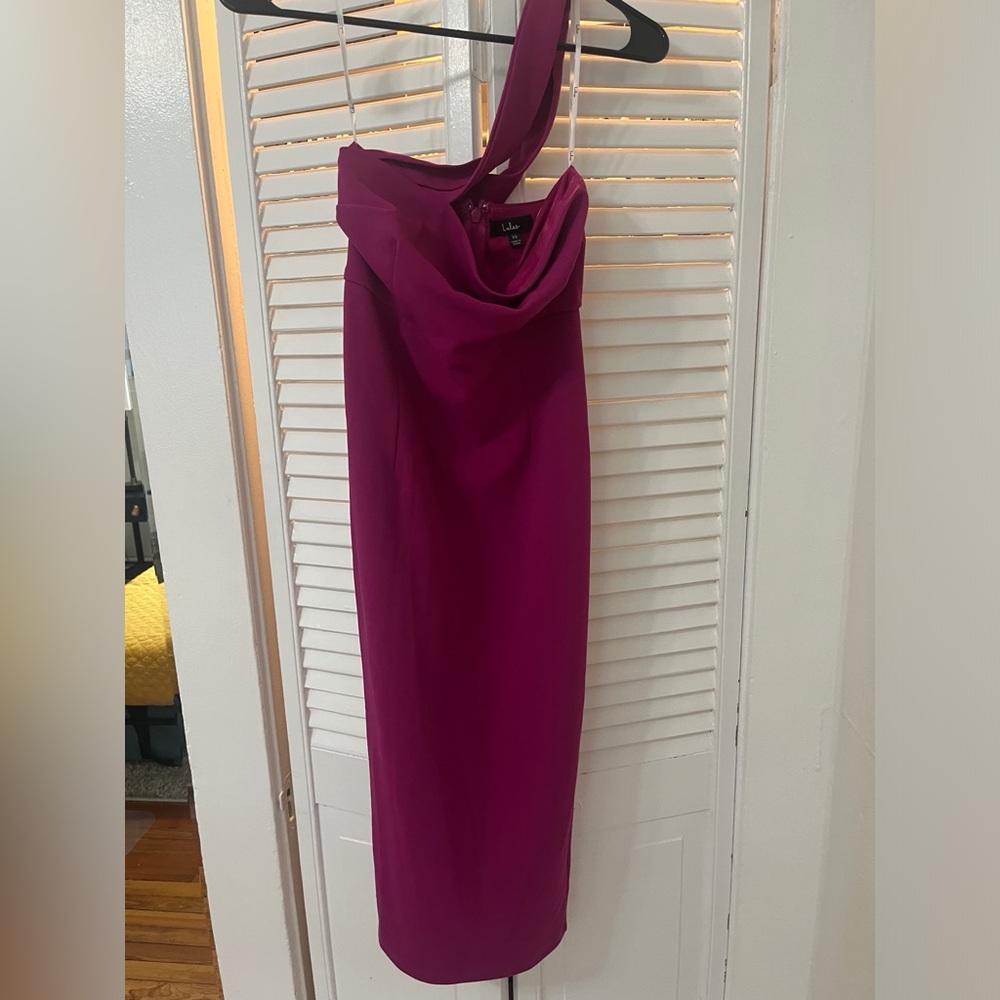 Cross shoulder strap lulu’s dress